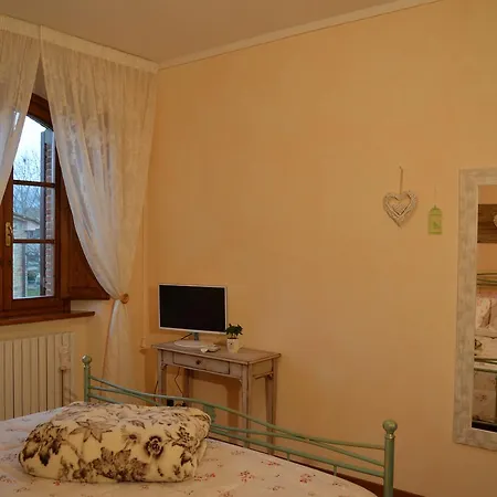 לינה וארוחת בוקר Borgo Del Contadino ארצו