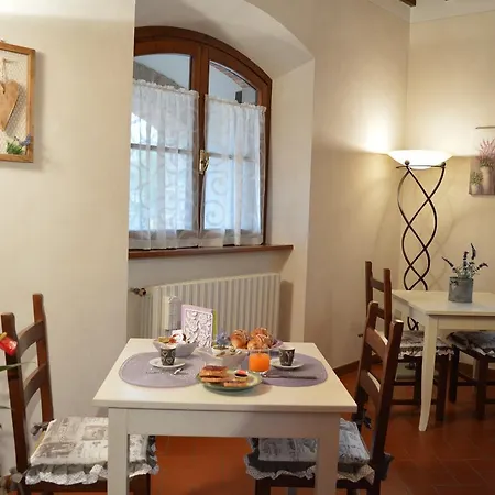 לינה וארוחת בוקר Borgo Del Contadino 3*